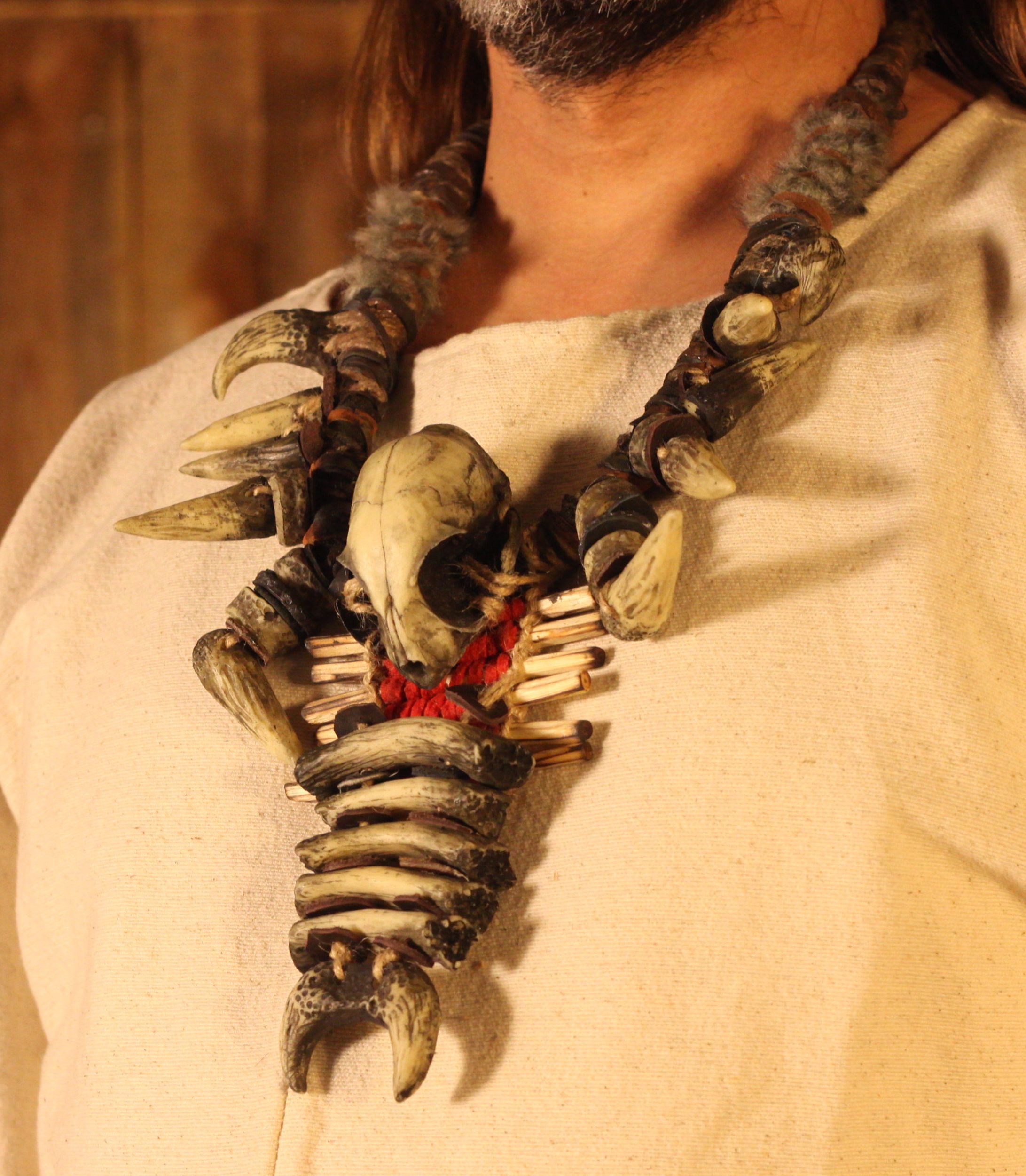 Enigma Ritualkette, Knochenhalskette