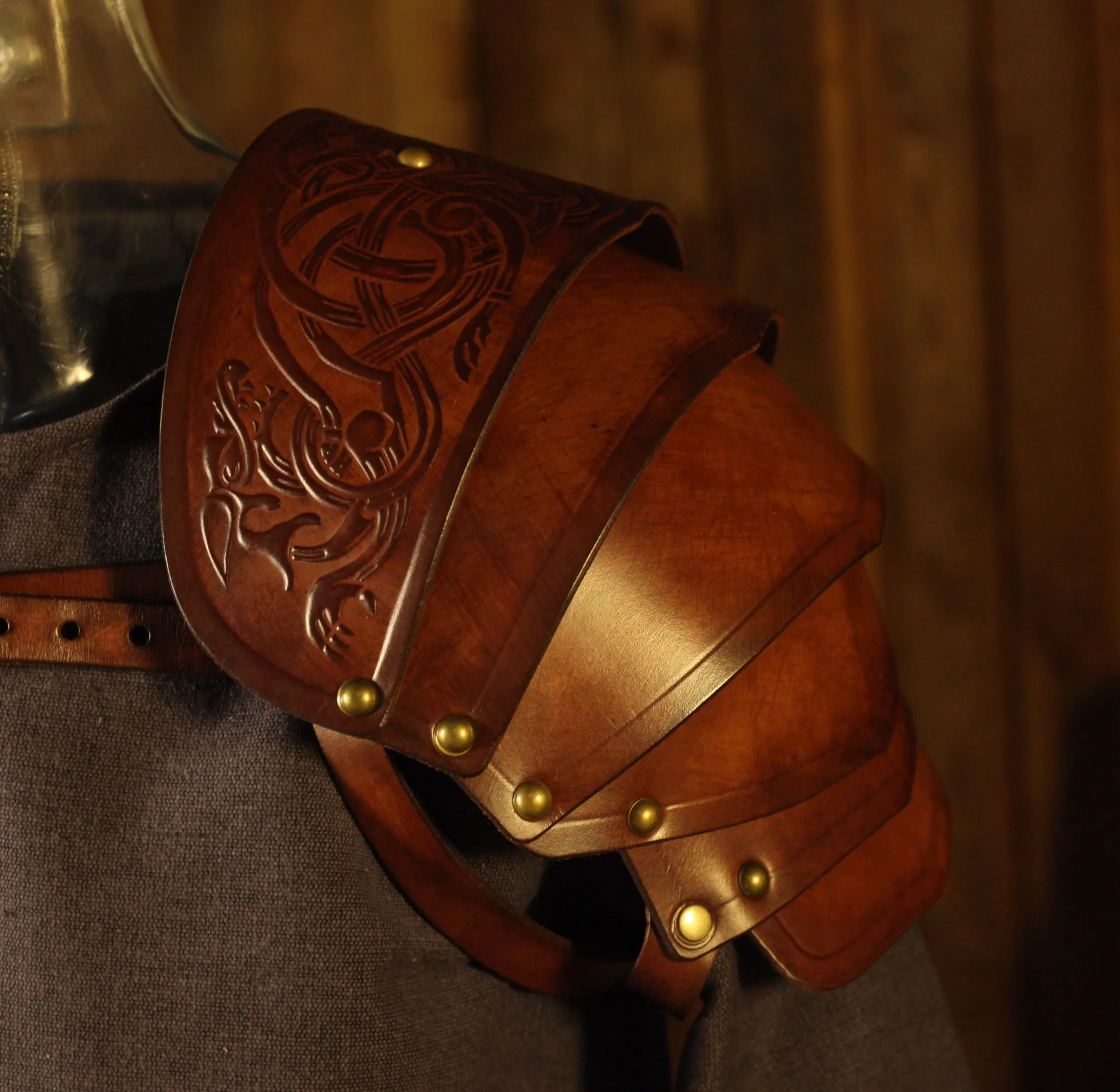 LARP Leder-Schulterrüstung Krieger