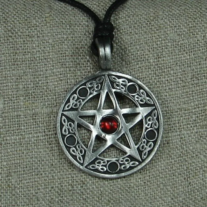 Zinnanhänger Pentagramm mit rotem Stein