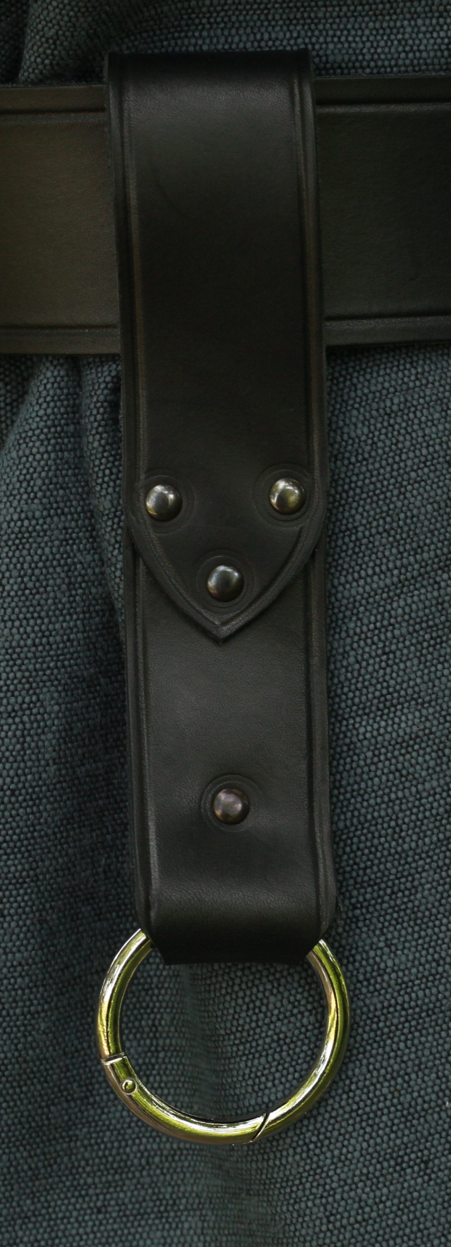 Gürtelschlaufe/Krughalter aus Leder mit Ring