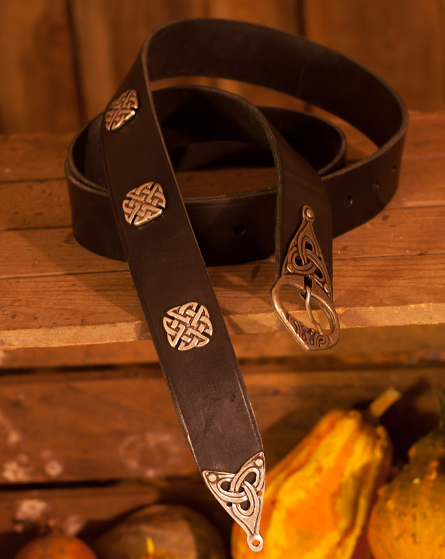 Mittelalter Langgürtel mit Ziernieten 4cm