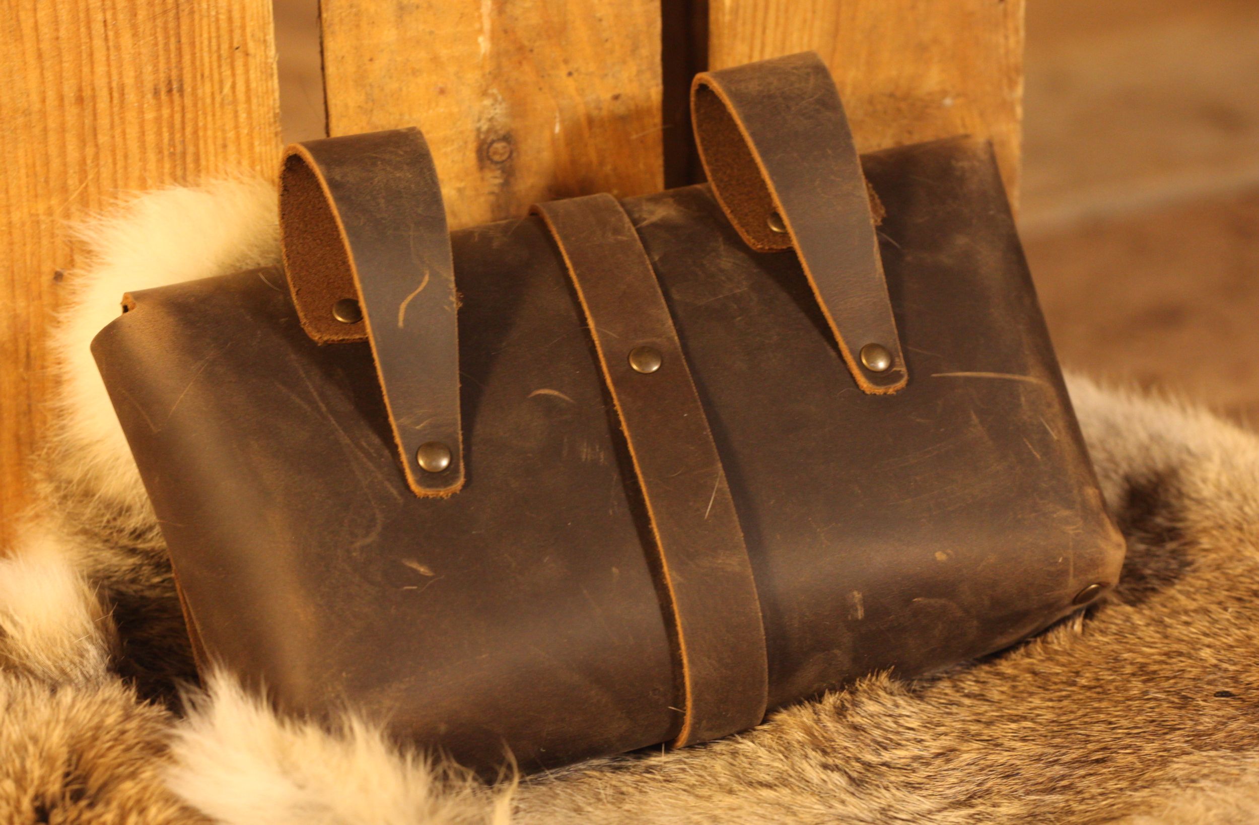 Große Gürteltasche aus Leder Wikinger braun