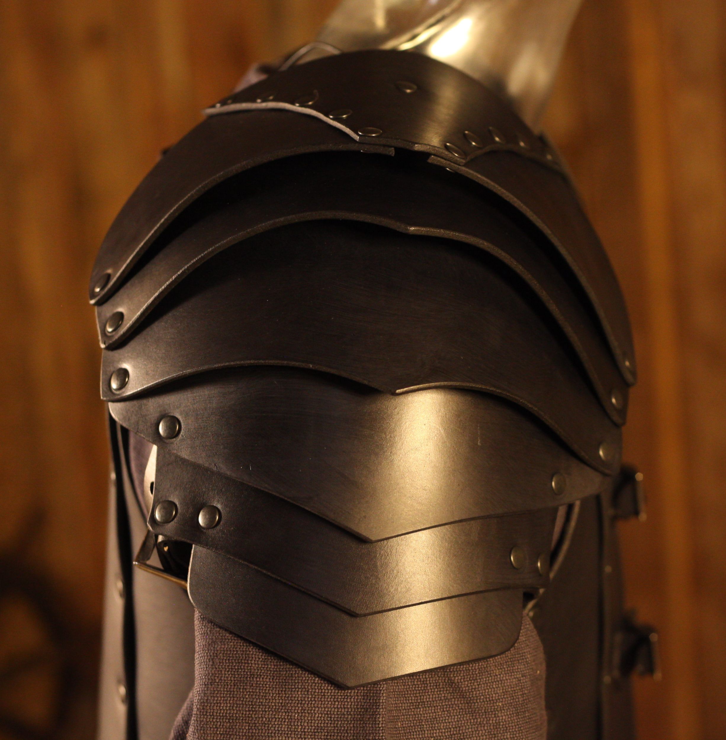 LARP Lederschulterrüstung Söldner