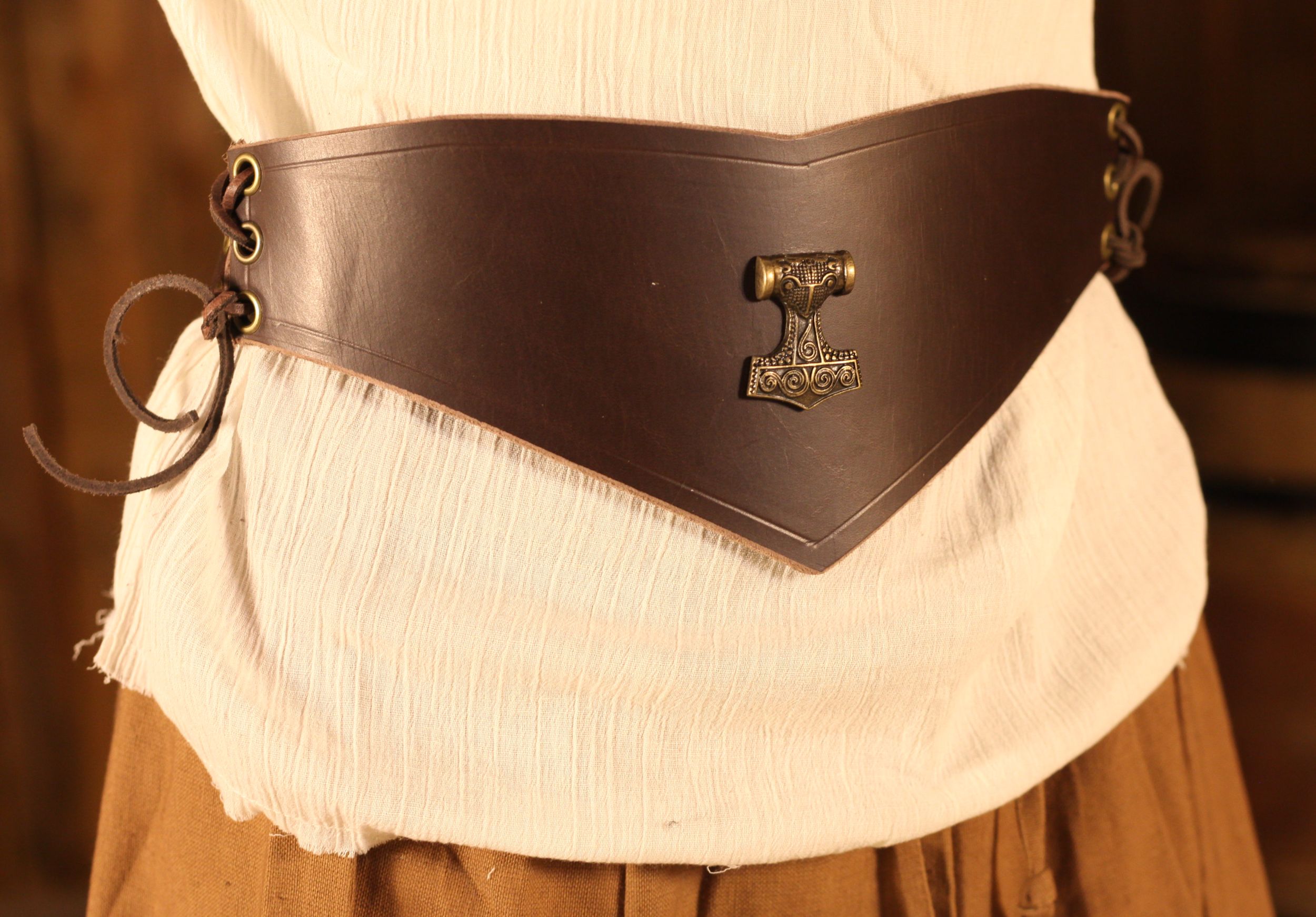 Miedergürtel mit Thors Hammer