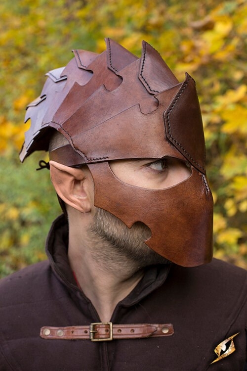 Assassin Helm braun