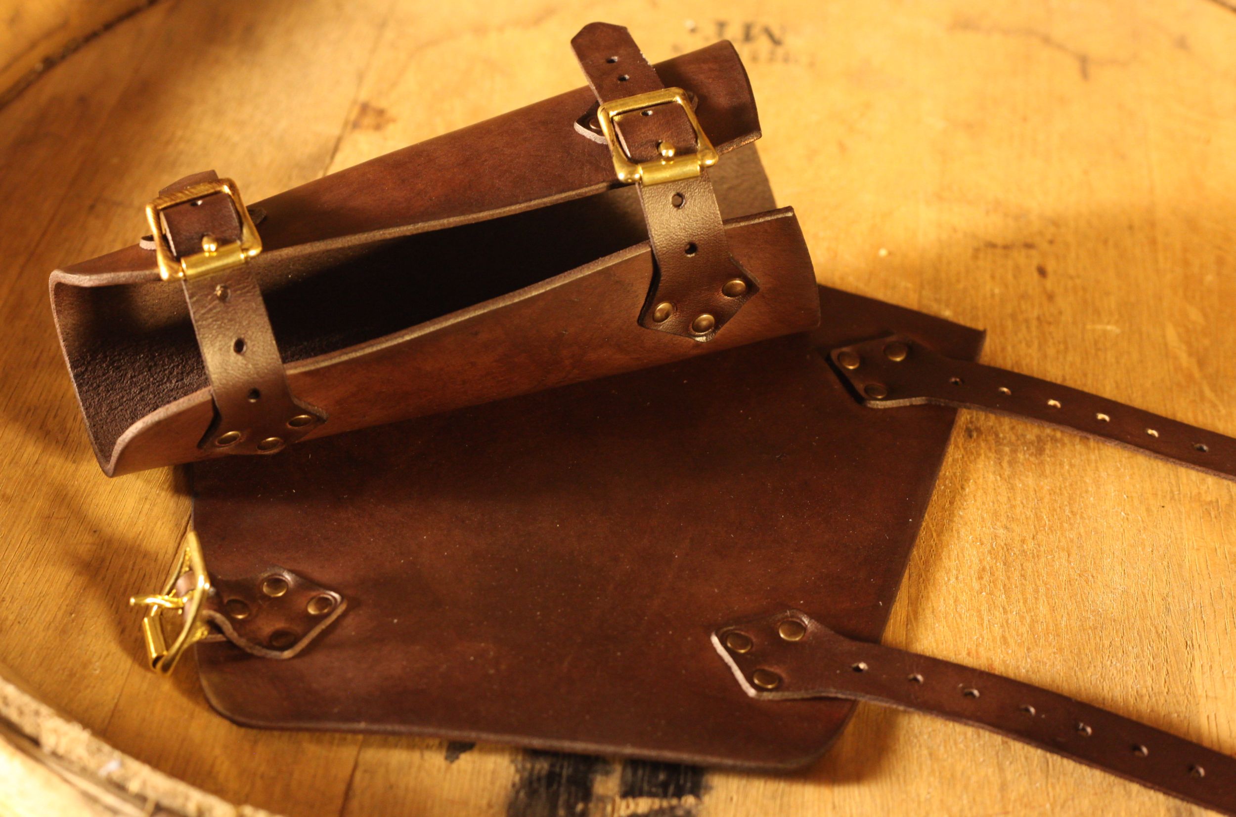 LARP Lederarmschienen mit Schnallen