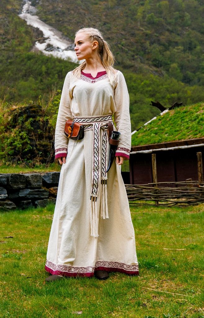 Wikingerkleid Lagertha mit Handstickerei