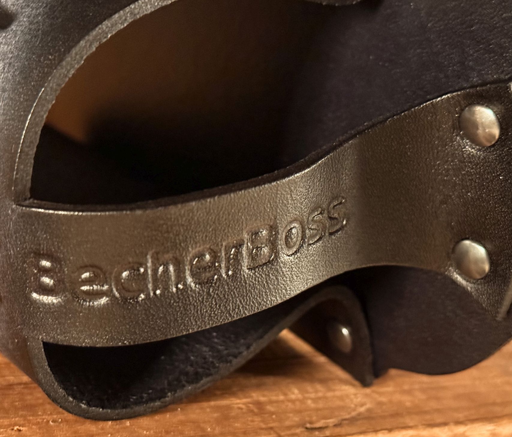 BecherBoss Getränkehalter fletschender Wolf sw