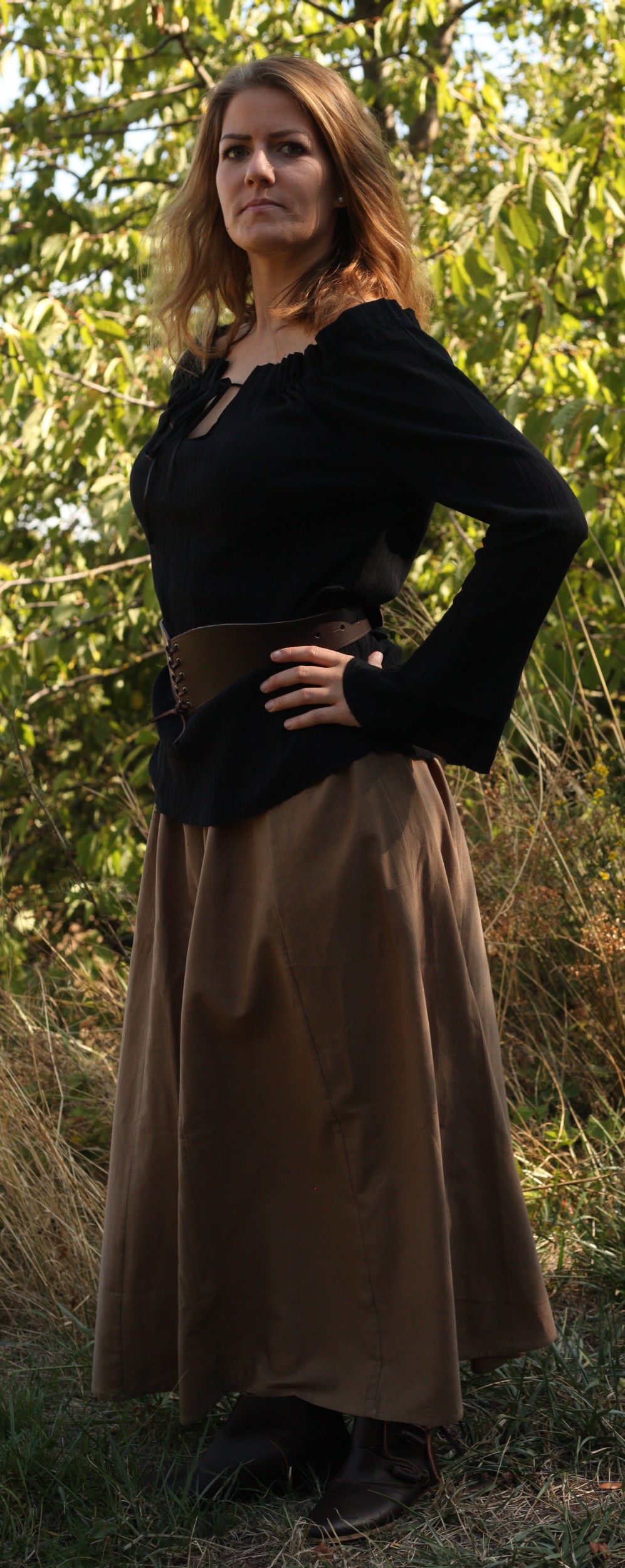 Mittelalterliches Gewandset für Frauen VIII