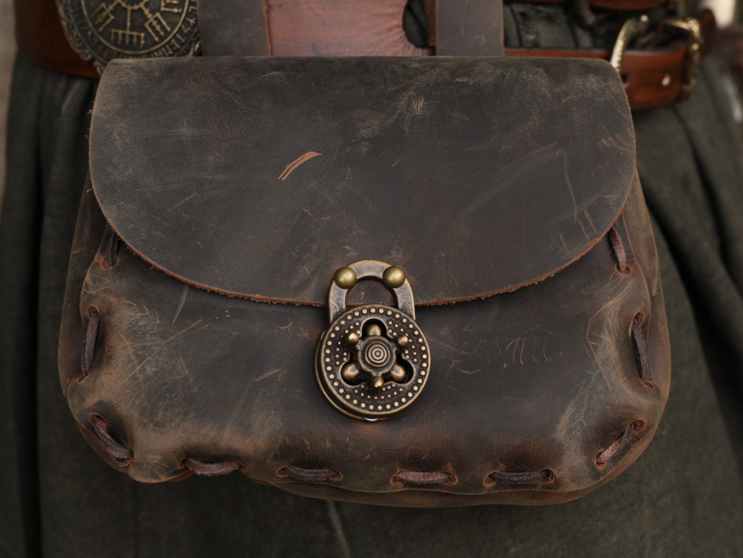 Mittelalterliche Tasche mit Drehverschluss